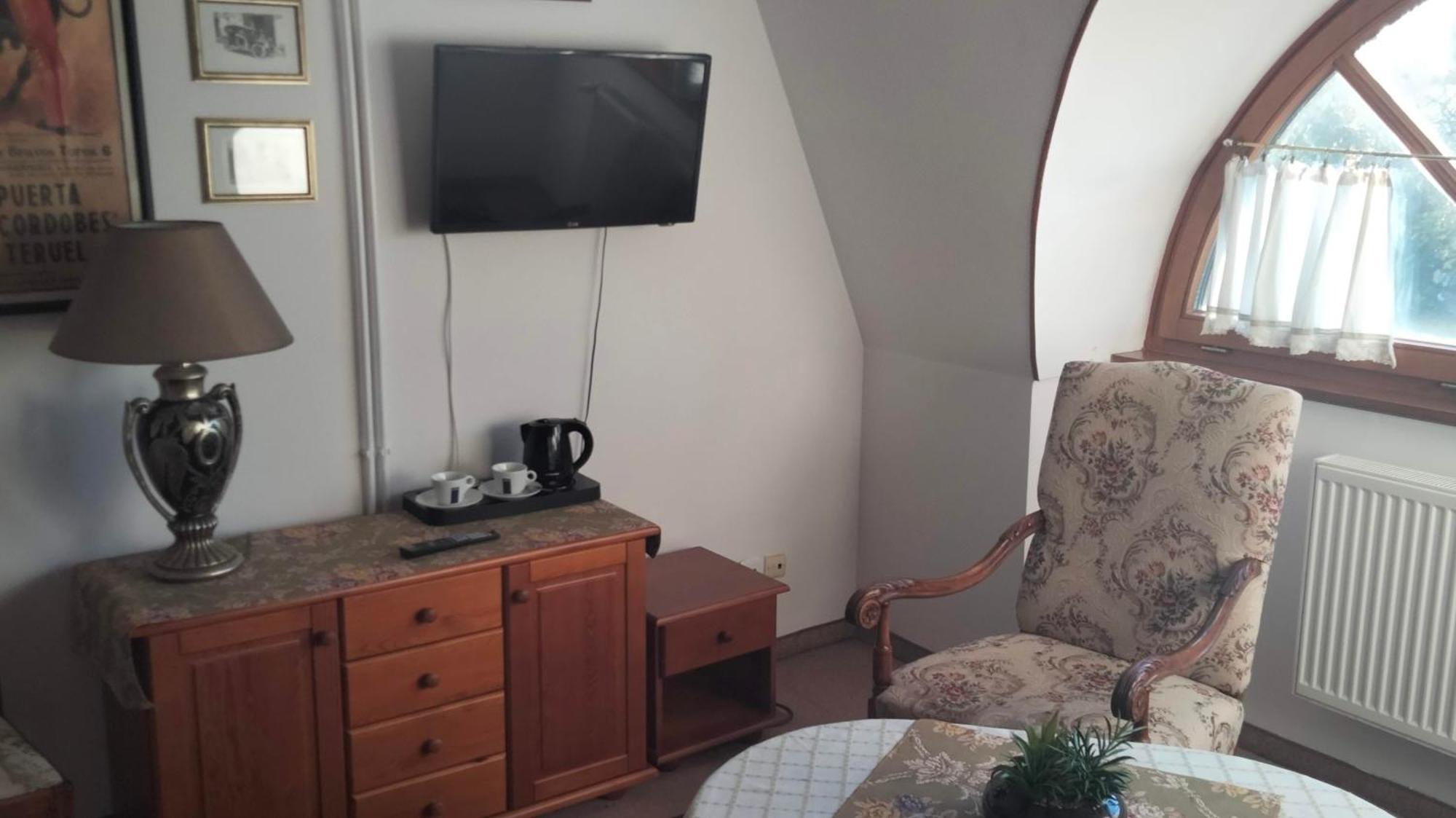 Dworek Pod Herbem Gadkowice Luaran gambar