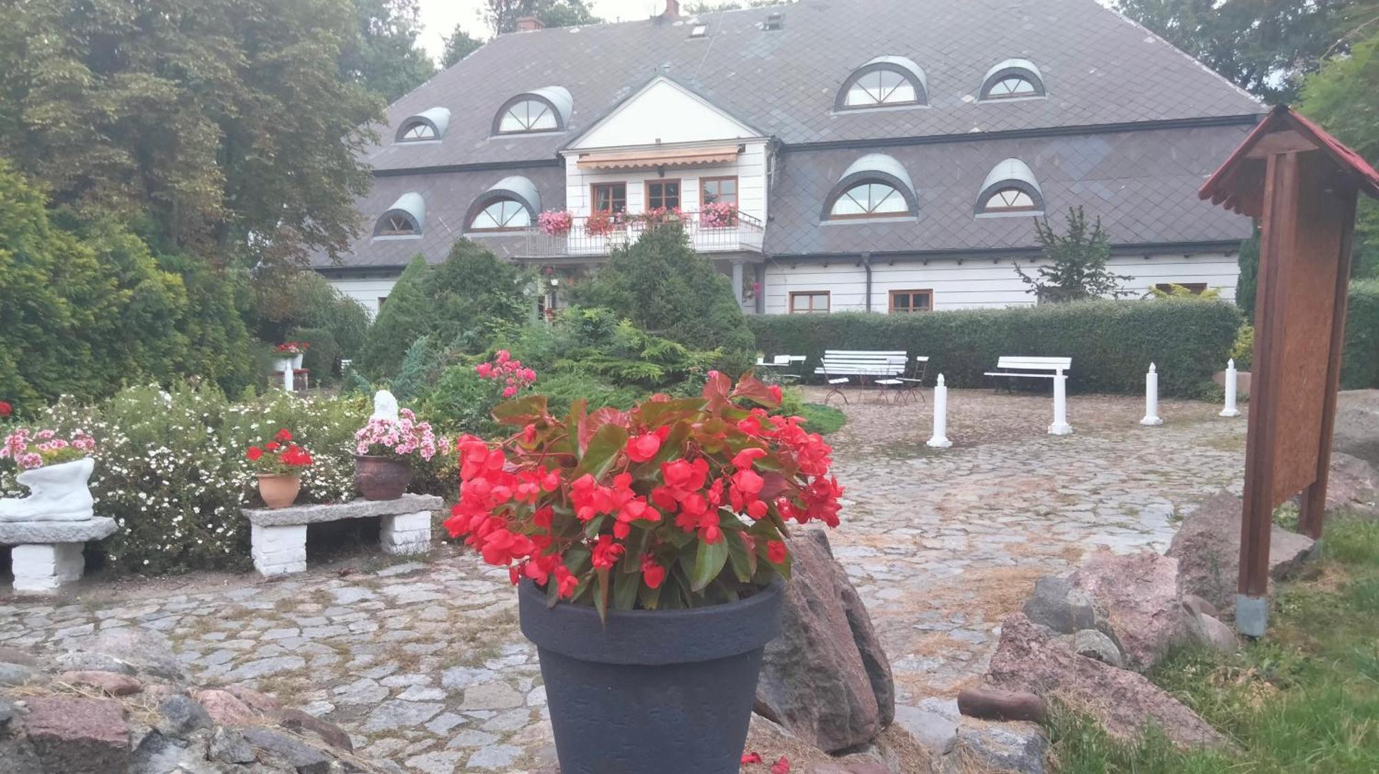 Dworek Pod Herbem Gadkowice Luaran gambar